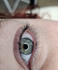 Wimpern & Augenbrauen in Essen