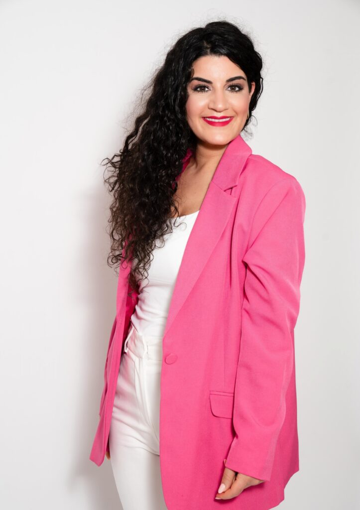 Beauty-Trainerin Marjolein Tunc bei MT Cosmetic - Schulungen und Kosmetik in der Nähe von Düsseldorf