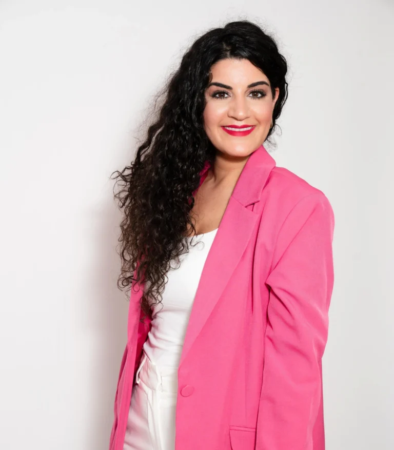 Trainerin bei MT Cosmetic - professionelle Kosmetik-Behandlungen und Schulungen in Essen ,Köln,&Düsseldorf