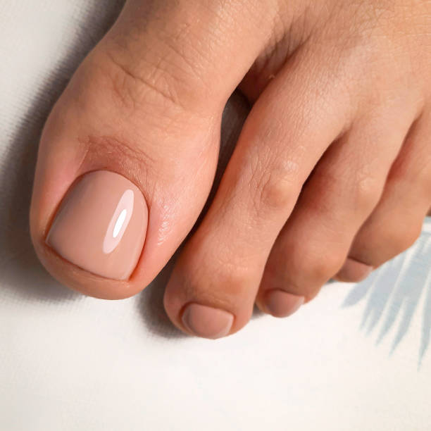 Pediküre mit Shellac nei MT Cosmetic